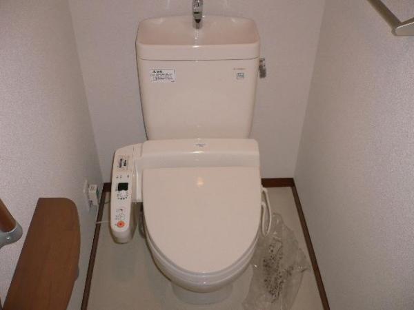 高石市千代田３丁目のハイツ
