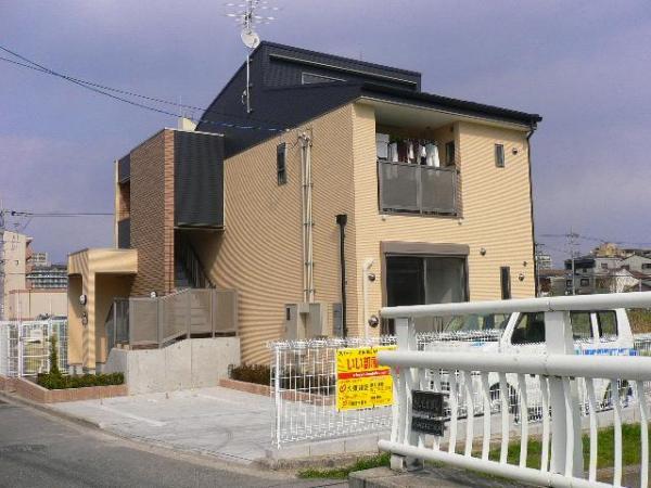 高石市綾園5丁目のアパート