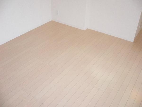 泉大津市東助松町４丁目のアパート