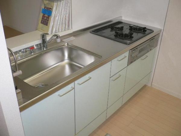 泉大津市東助松町４丁目のアパート