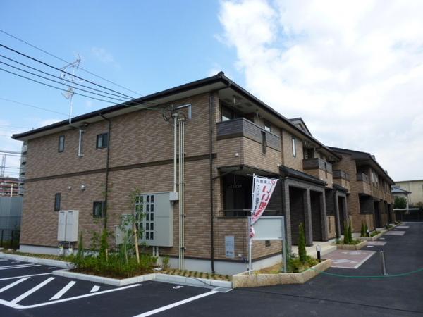 泉大津市東助松町４丁目のアパート