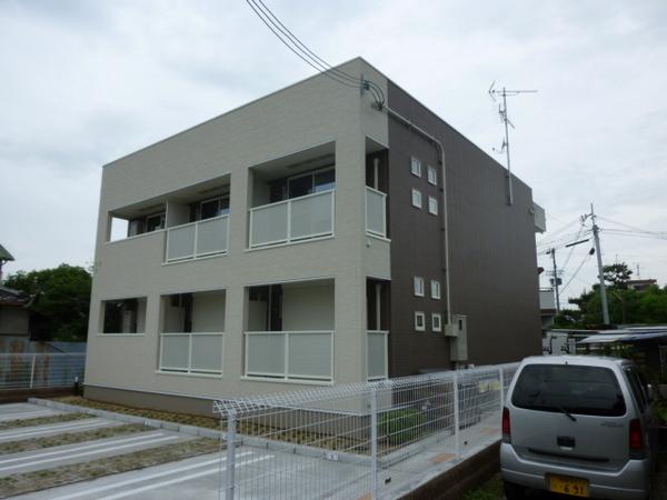 高石市千代田3丁目のアパート