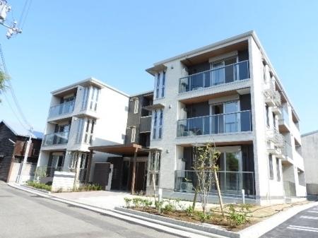 泉大津市河原町のアパート