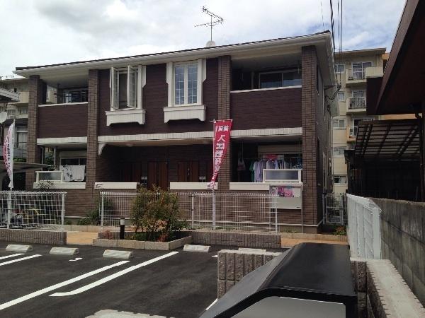 泉大津市千原町2丁目のアパート