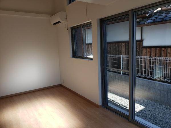 高石市千代田１丁目のアパート