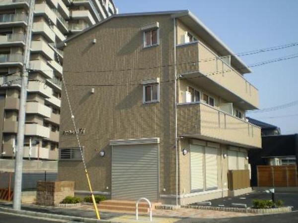 堺市西区鳳南町３丁のアパート