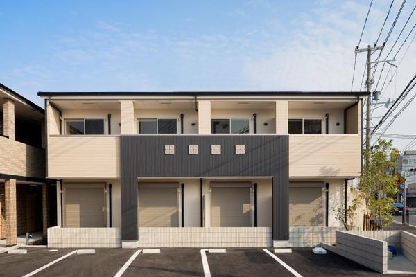 堺市西区上のアパート