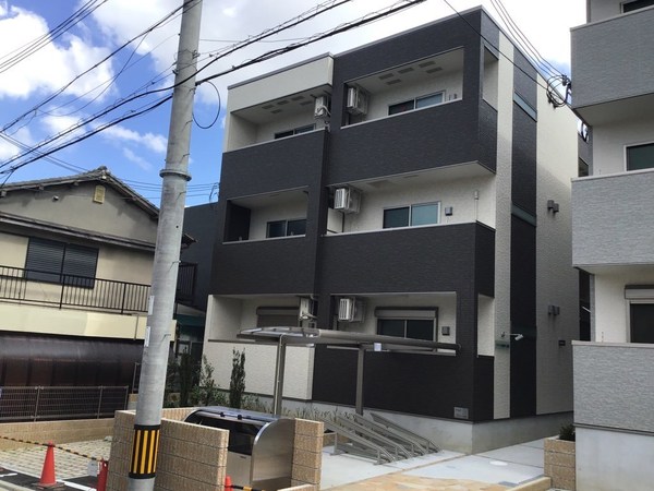 堺市西区鳳中町２丁のアパート