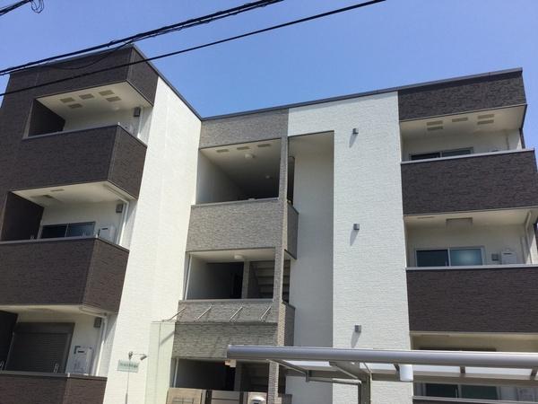 堺市西区浜寺公園町３丁のアパート