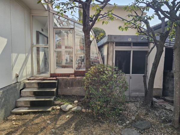 高石市綾園１丁目の貸家