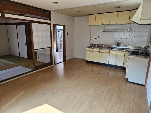 高石市綾園１丁目の貸家