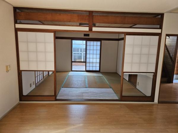 高石市綾園１丁目の貸家