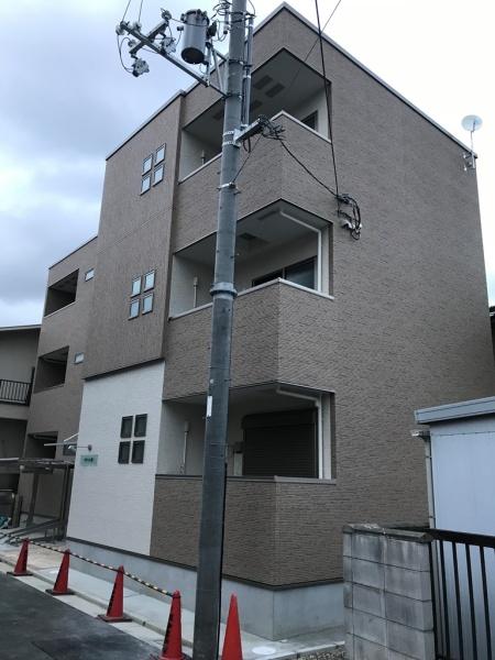 堺市西区鳳南町４丁のアパート
