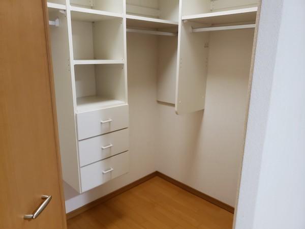 高石市綾園1丁目のマンション(収納)