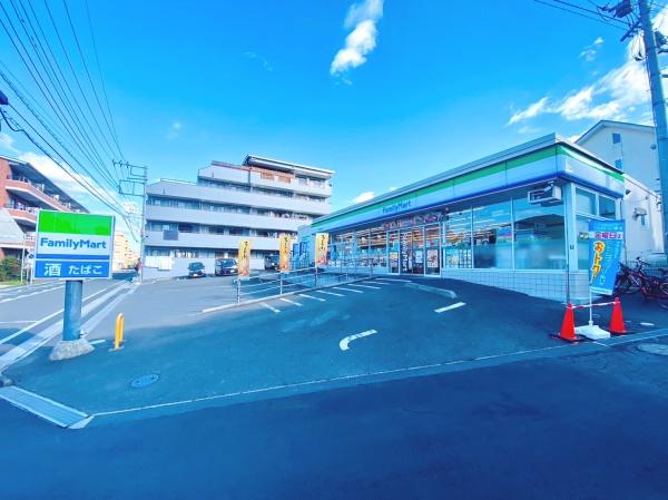 ＴＨＥ　ＣＯＶＥ(ファミリーマート藤沢藤が岡店2)