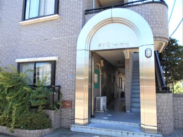 ファミーユ本町