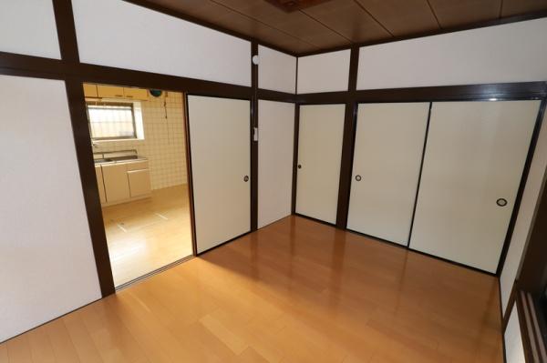 東栄2丁目貸家