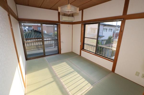 東栄2丁目貸家