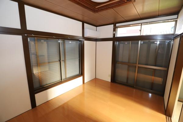 東栄2丁目貸家
