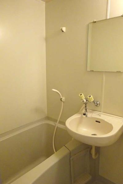 モア・クレスト