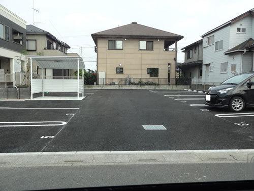 プラムリンデン(駐車場)