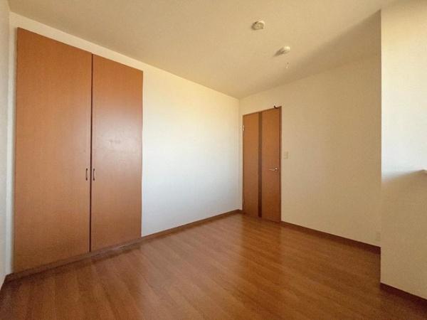 ティー・エム・ラドゥール(洋室)