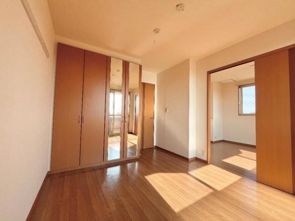 ティー・エム・ラドゥール(洋室)