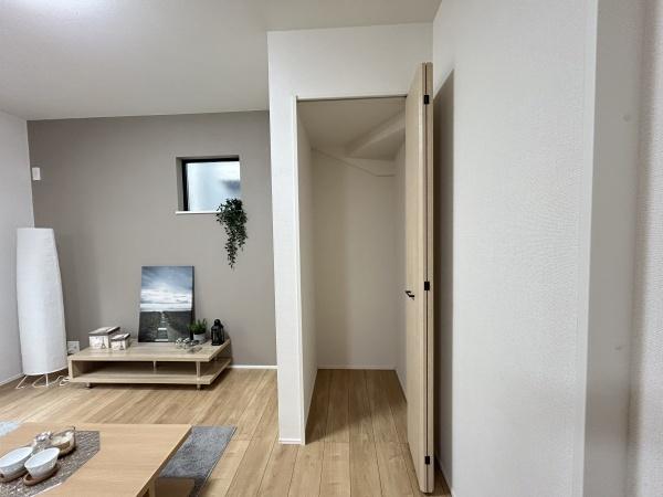 リナージュL　白岡市岡泉01期１号棟