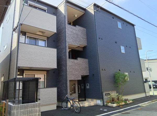 福岡市東区千早２丁目のアパート