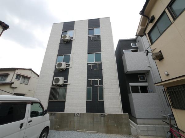 福岡市東区名島２丁目のアパート
