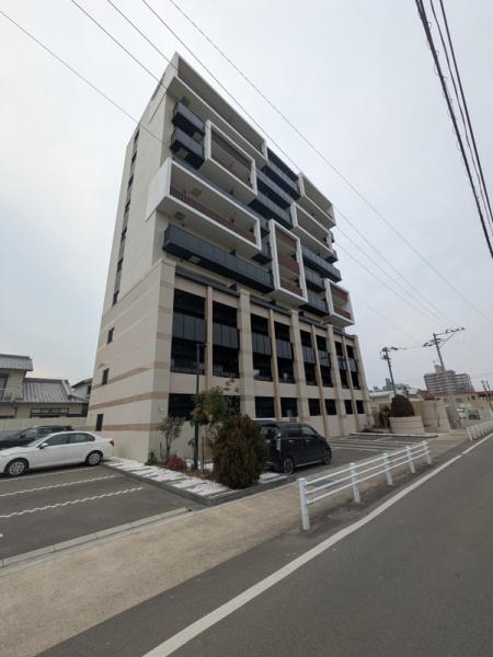 福岡市博多区吉塚５丁目のマンション