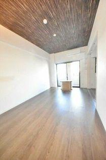 福岡市博多区吉塚５丁目のマンション