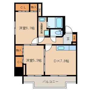 ドムール県庁前