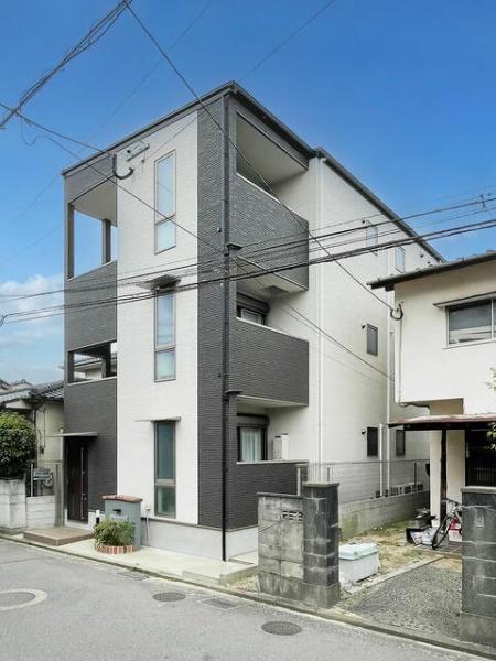 福岡市東区箱崎２丁目のアパート