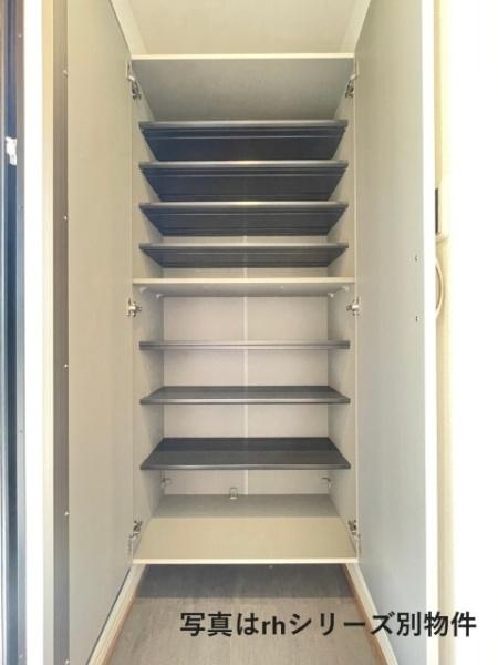福岡市東区水谷3丁目のアパート(玄関)