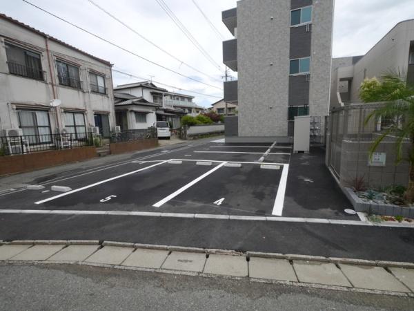 福岡市東区原田1丁目のアパート(駐車場)