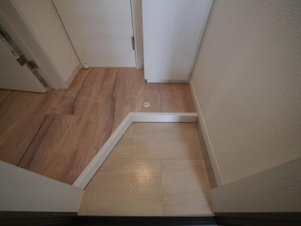 福岡市東区原田1丁目のアパート(玄関)