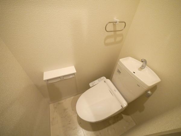 福岡市東区原田1丁目のアパート(トイレ)