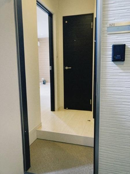 福岡市東区松崎4丁目のアパート(玄関)