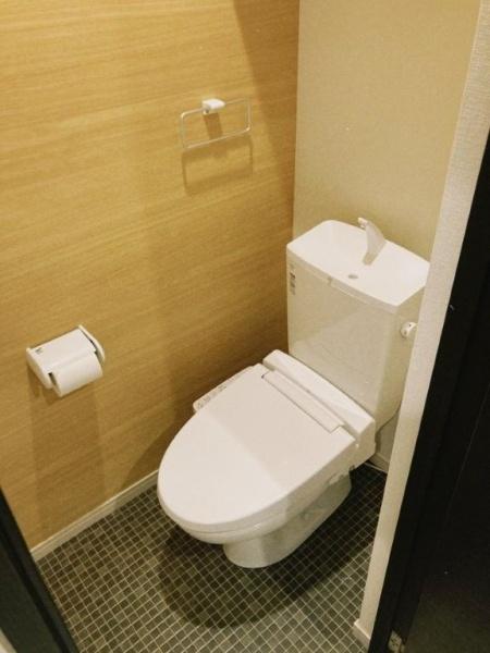 福岡市東区松崎4丁目のアパート(トイレ)