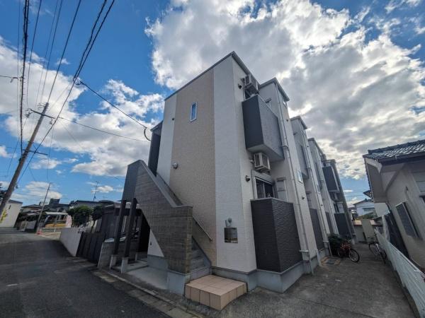 福岡市東区名島５丁目のアパート