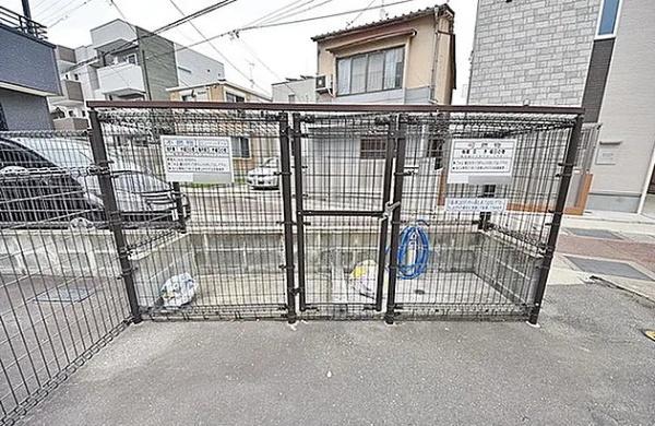 福岡市博多区吉塚１丁目のマンション