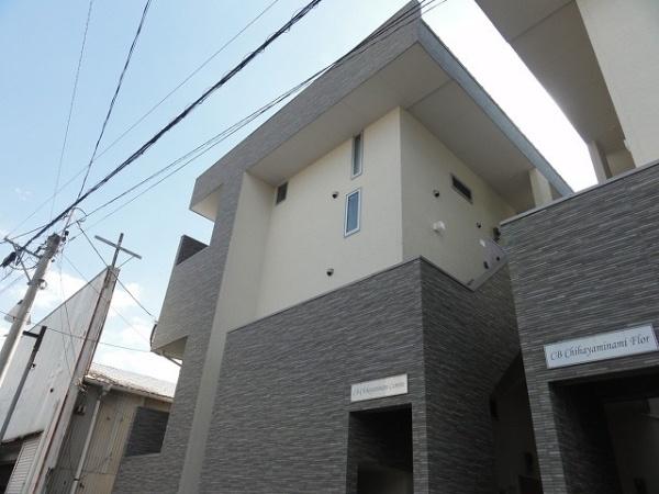 福岡市東区名島２丁目のアパート