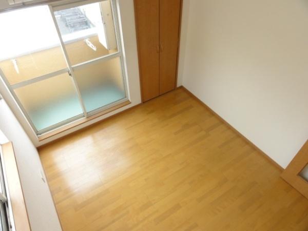 福岡市博多区千代１丁目のアパート