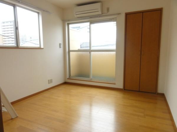 福岡市博多区千代１丁目のアパート