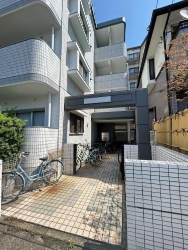 福岡市博多区吉塚４丁目のマンション