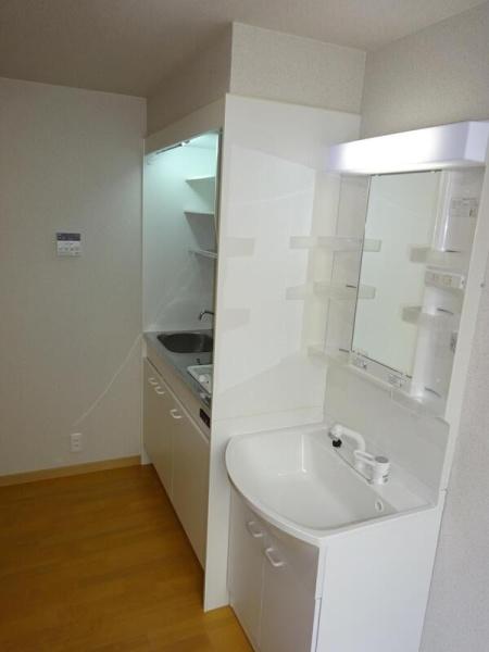 福岡市東区千早４丁目のアパート