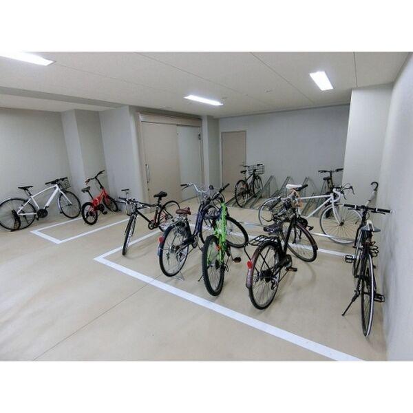 福岡市博多区吉塚８丁目のマンション