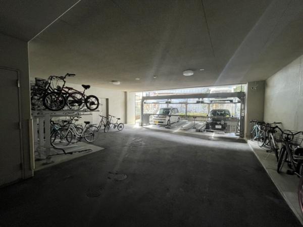 福岡市博多区吉塚５丁目のマンション