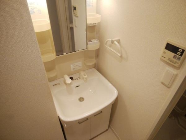 福岡市博多区吉塚５丁目のマンション